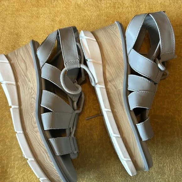 Sorel Joanie III lace up Wedge sandal size 8.5 - Picture 4 of 6